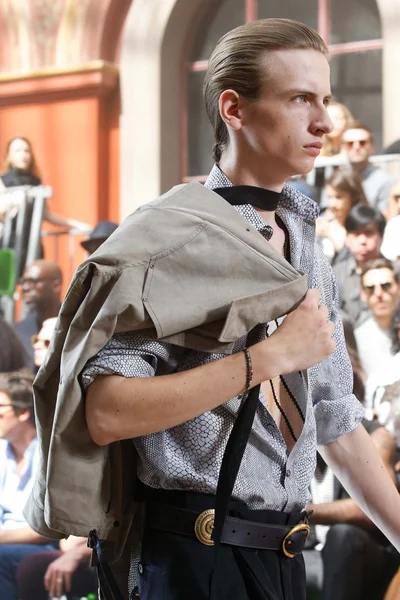 Look 33